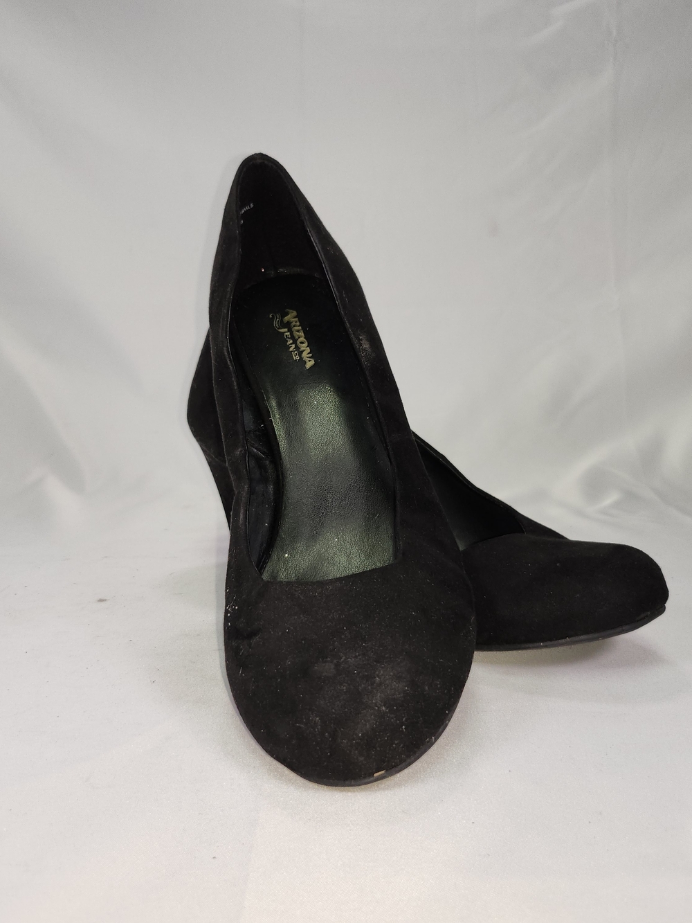 Arizona Jean Company Black Suede Rounded Toe Heels